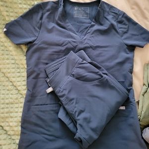 Figs dark harbor xs set